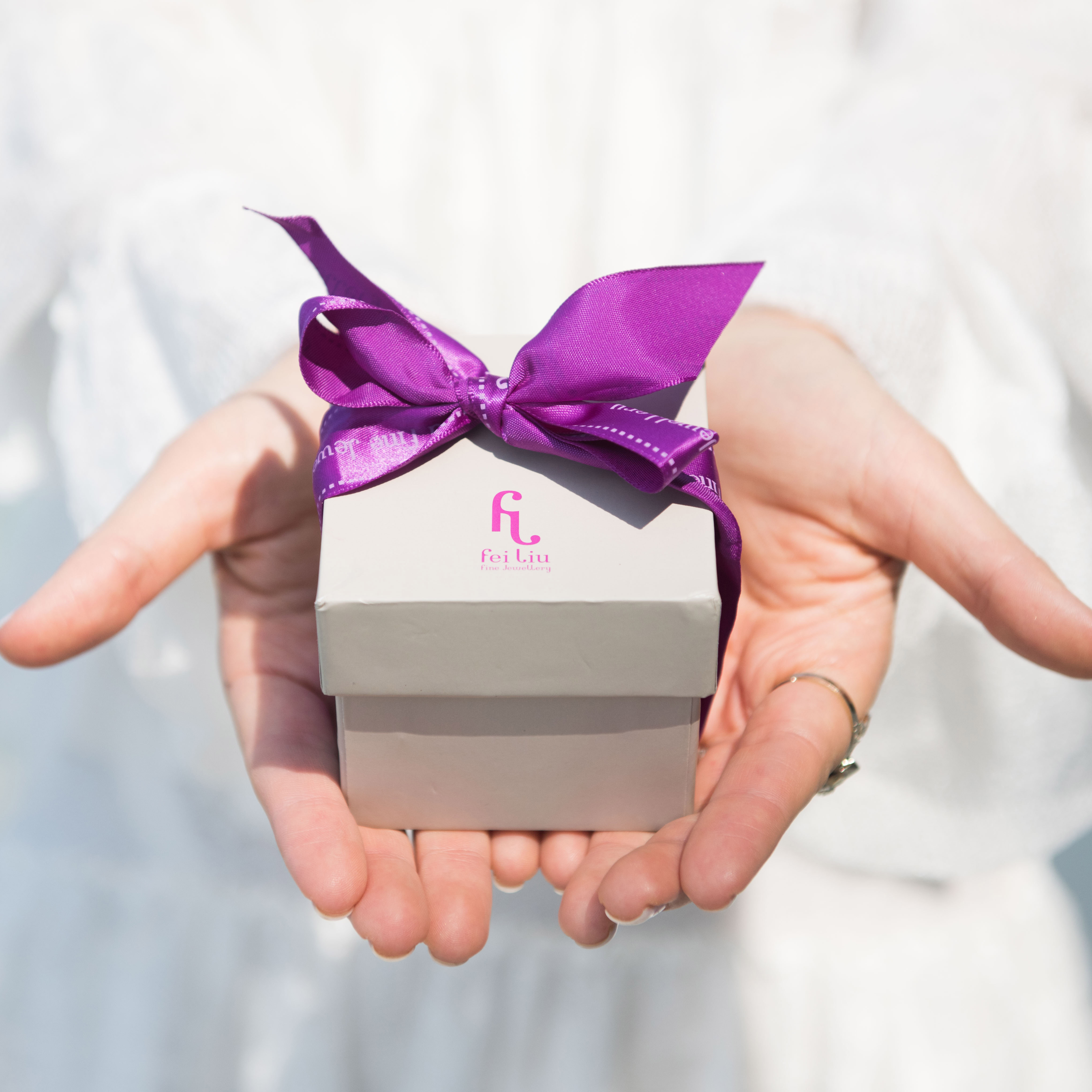GEMOLOGUE_Liza Urla_jewellery blogger_jewelry blog_jewellery Book_jewelry giveaway_giveaway_instagram giveaway_Maldives_Fei Liu jewellery_Fei Liu earrings_wedding_wedding Maldives