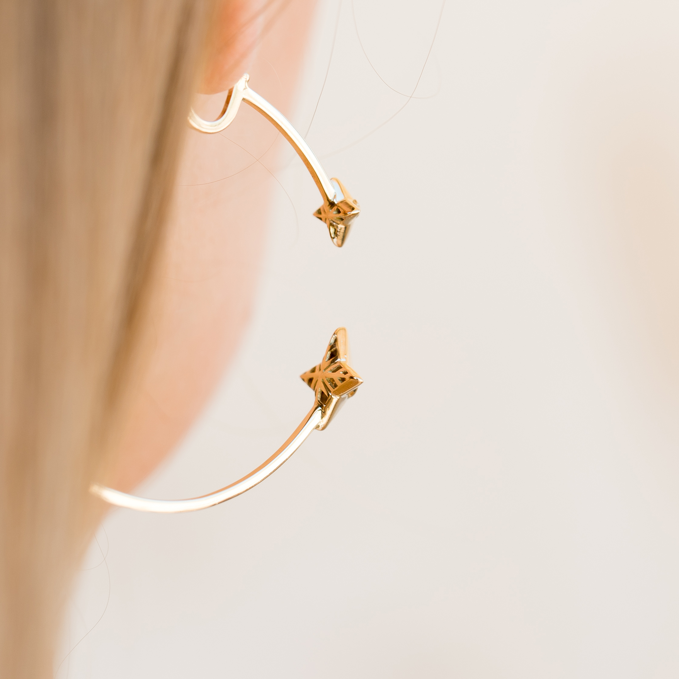 GEMOLOGUE_Liza Urla_blooger Bahrain_jewellery blogger Bahrain_jewellery blogger London_jewelry blog UK_jewellery blog UK_egyptian pyramid jewelry _kuwaiti designer jewellery_egypt inspired jewelry_spiritual connection jewelry_arabic letter jewelry